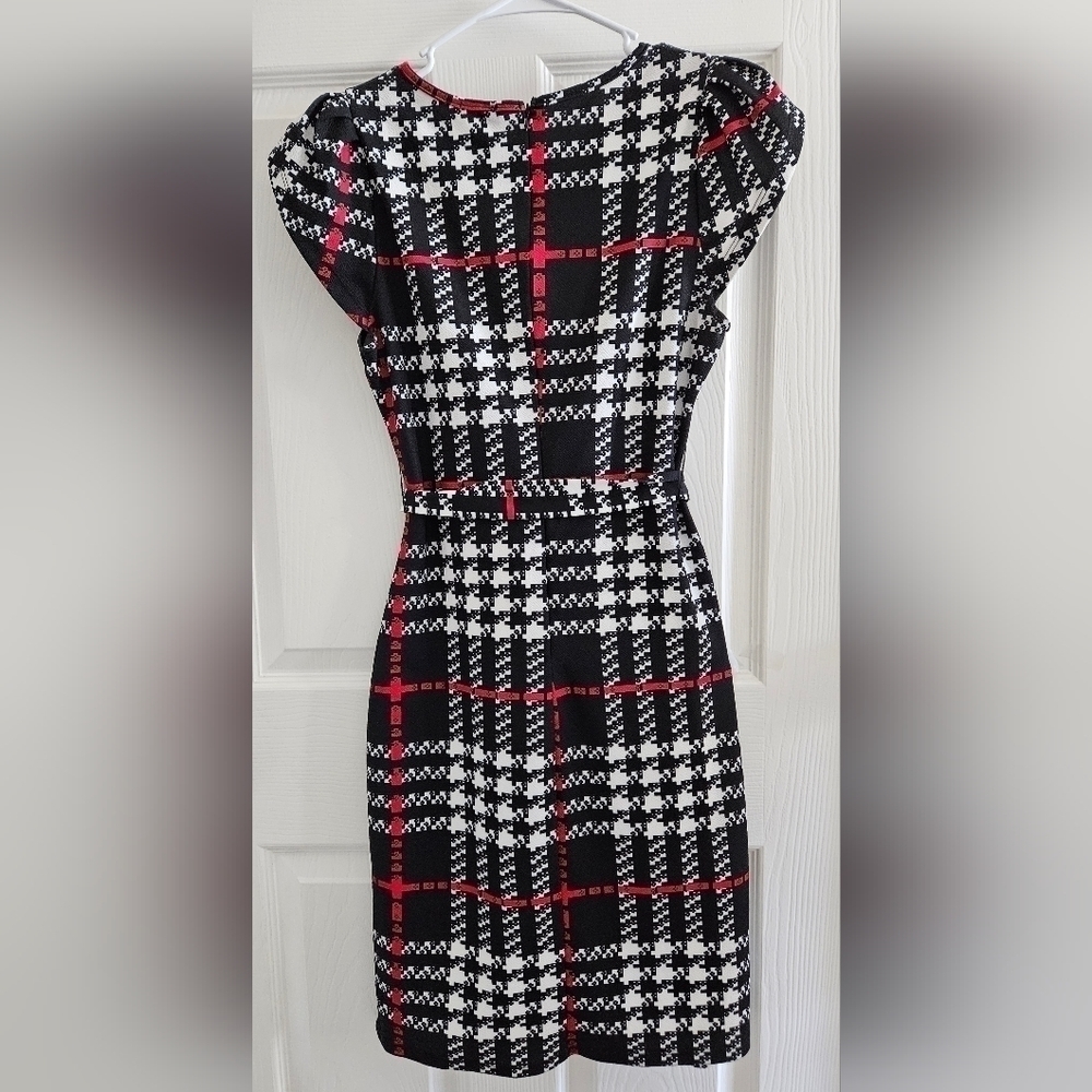PLAID SHEATH DRESS SZ 6 BLACK, WHITE, RED - Picture 2 of 8